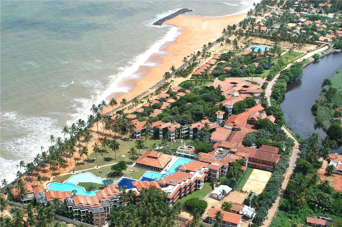 Club Hotel Dolphin in Sri Lanka